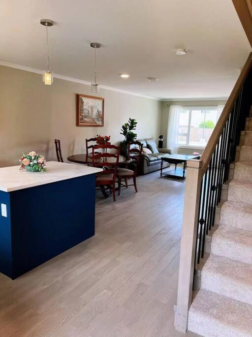 Brand New Luxury 2-Bedroom Townhouse. Duncan Eksteriør bilde